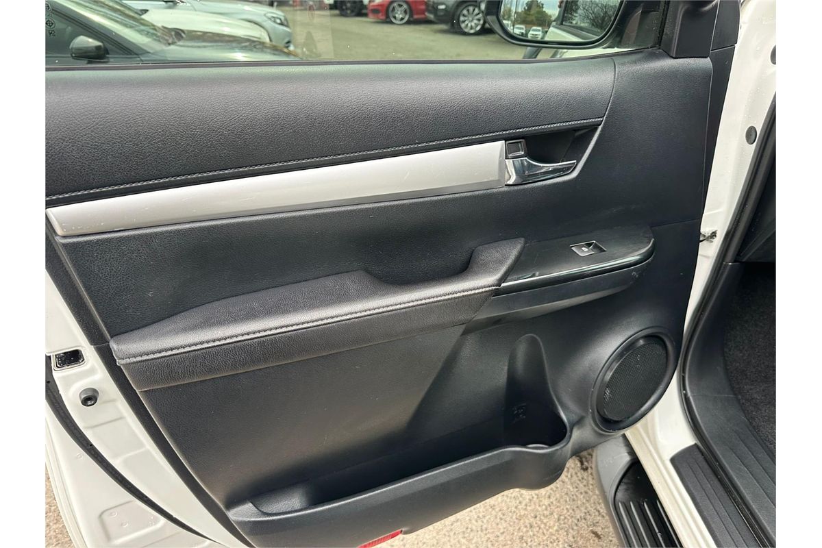 2018 Toyota Hilux SR5 (4x4) GUN126R MY19 4X4