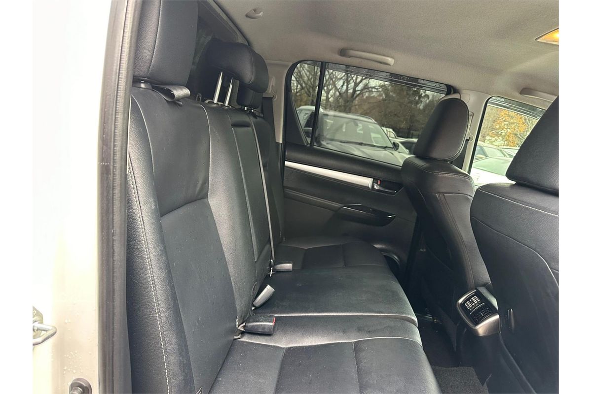 2018 Toyota Hilux SR5 (4x4) GUN126R MY19 4X4