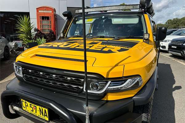 2011 Toyota FJ Cruiser  GSJ15R