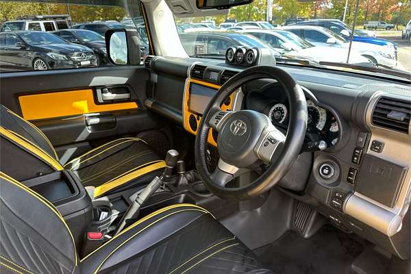2011 Toyota FJ Cruiser  GSJ15R