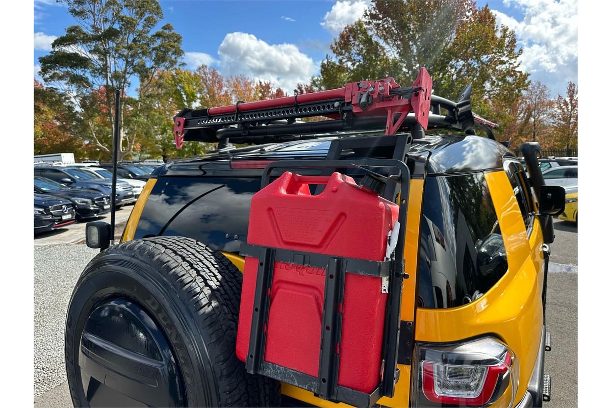 2011 Toyota FJ Cruiser  GSJ15R