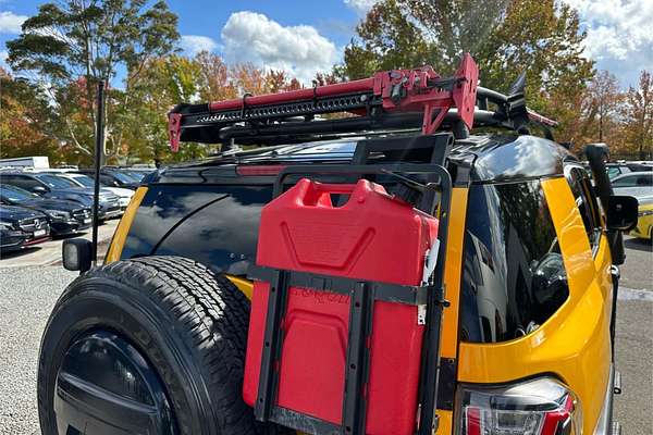 2011 Toyota FJ Cruiser  GSJ15R