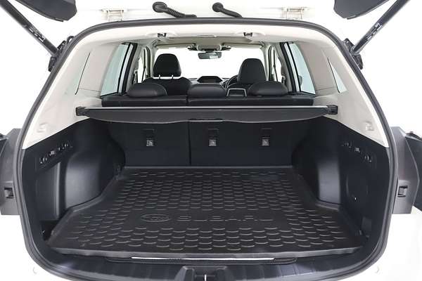 2022 Subaru Forester 2.5i-S S5