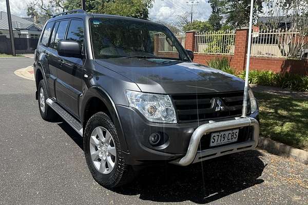 2013 Mitsubishi Pajero GLX-R NW