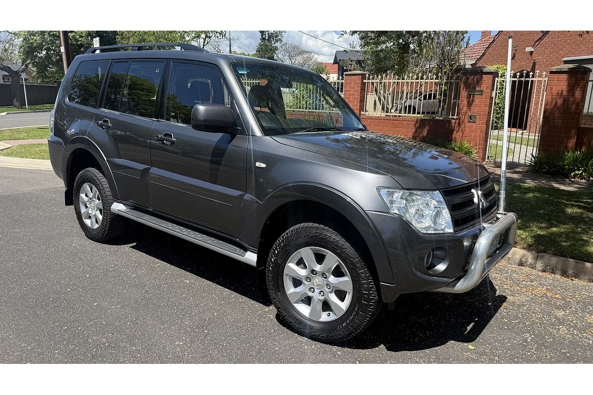 2013 Mitsubishi Pajero GLX-R NW