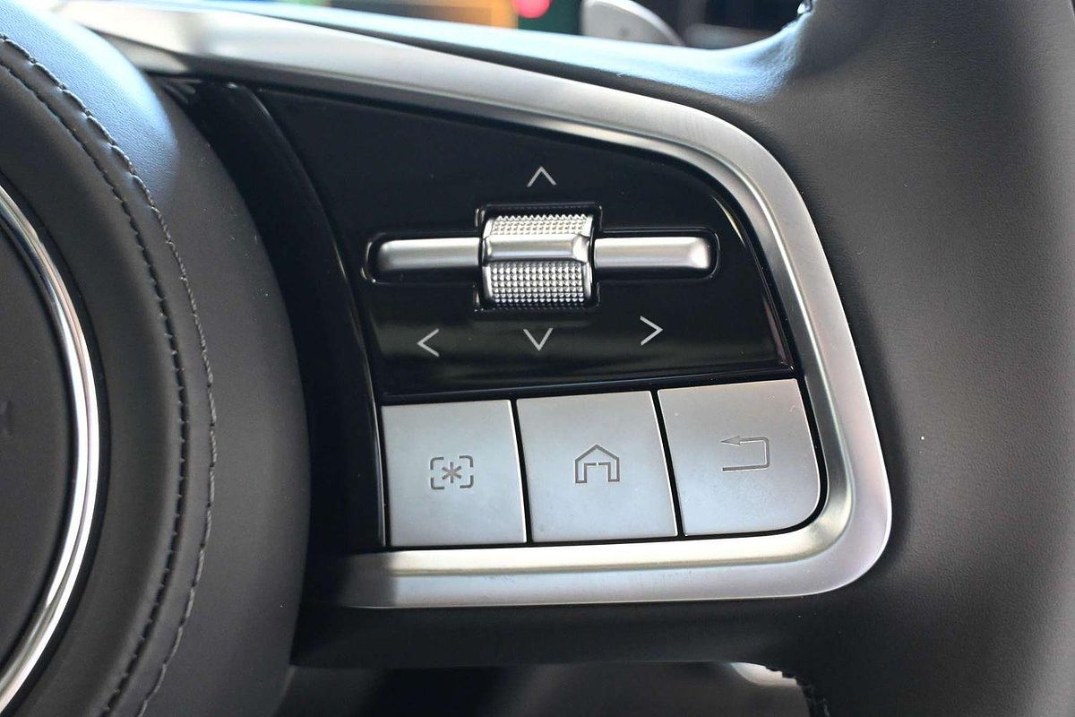 2025 GWM Tank 500 Ultra Hybrid P03