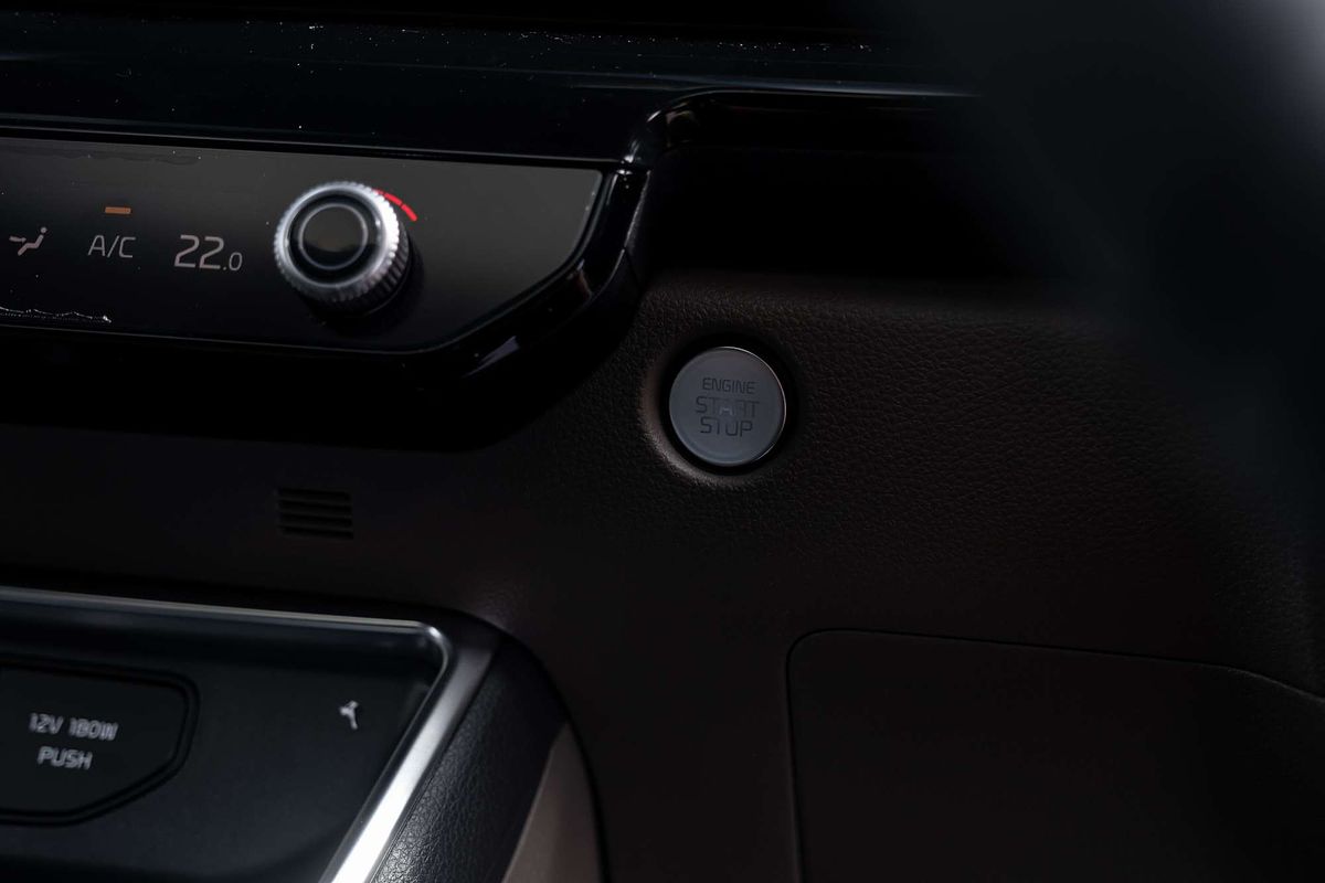 2025 Kia Carnival GT-Line KA4 PE