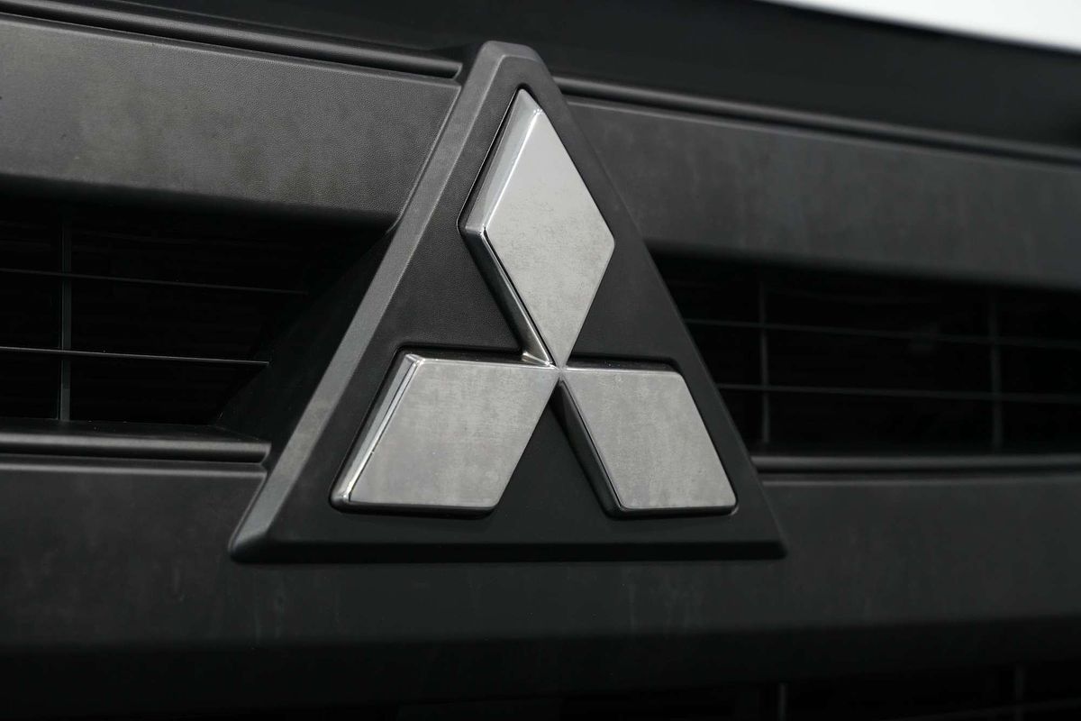 2021 Mitsubishi Express GLX SN SWB