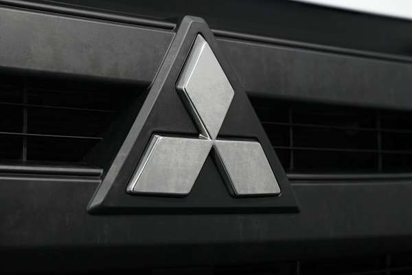 2021 Mitsubishi Express GLX SN SWB