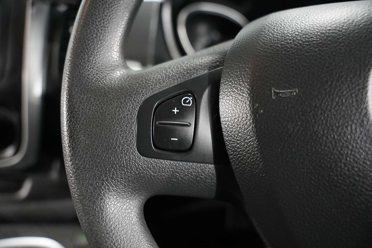 2021 Mitsubishi Express GLX SN SWB