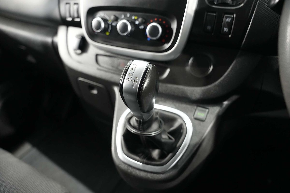 2021 Mitsubishi Express GLX SN SWB