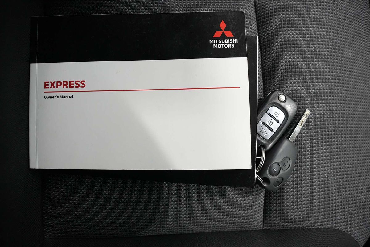 2021 Mitsubishi Express GLX SN SWB