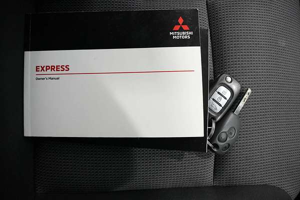 2021 Mitsubishi Express GLX SN SWB