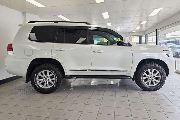 2018 Toyota Landcruiser Sahara VDJ200R