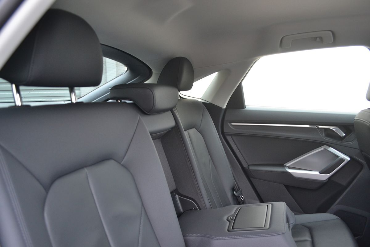 2023 Audi Q3 35 TFSI S line F3