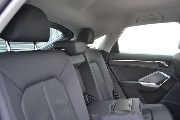 2023 Audi Q3 35 TFSI S line F3