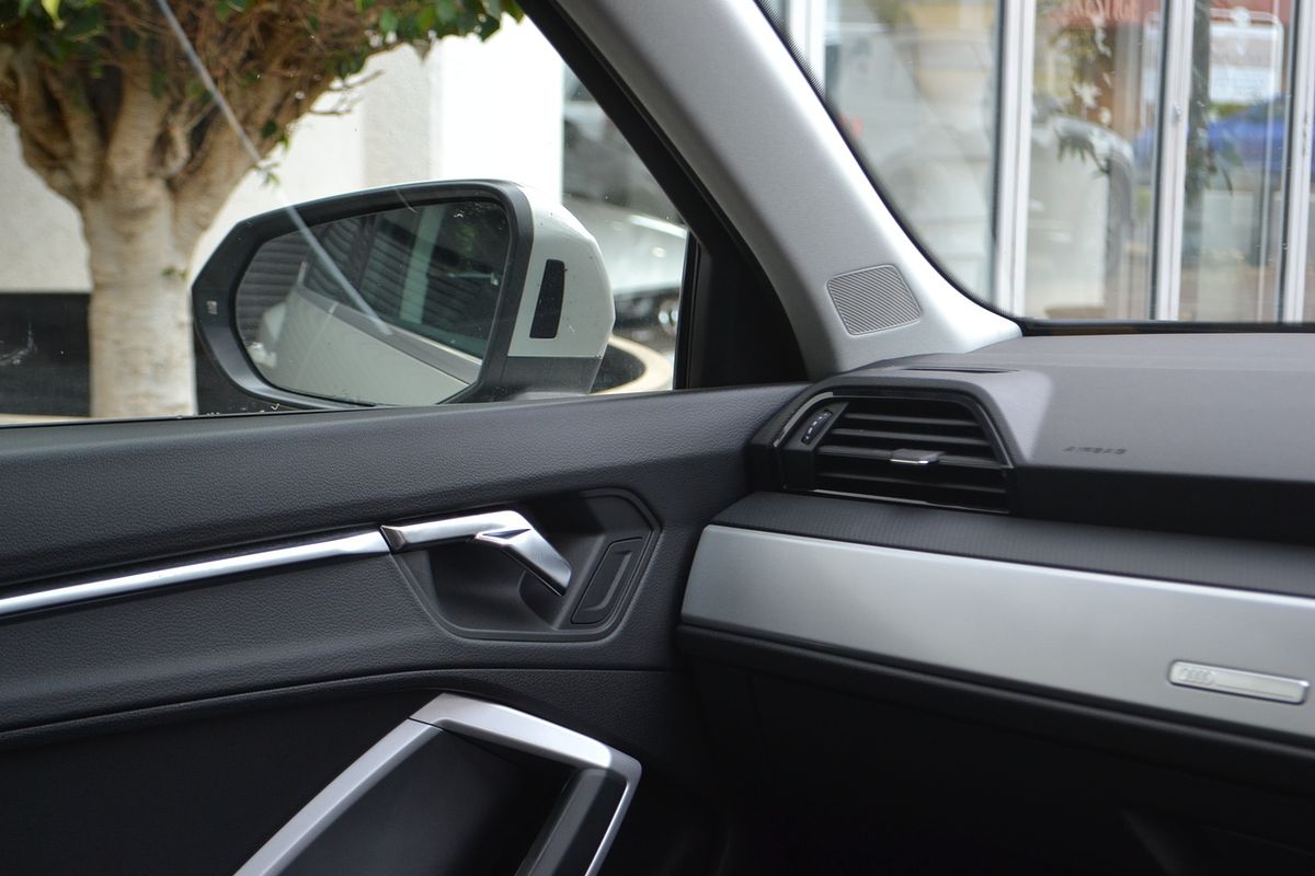 2023 Audi Q3 35 TFSI S line F3