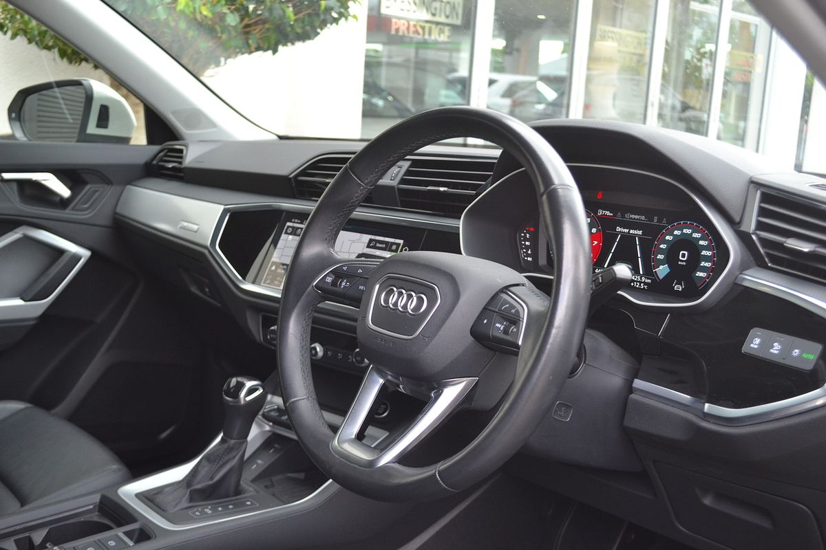 2023 Audi Q3 35 TFSI S line F3