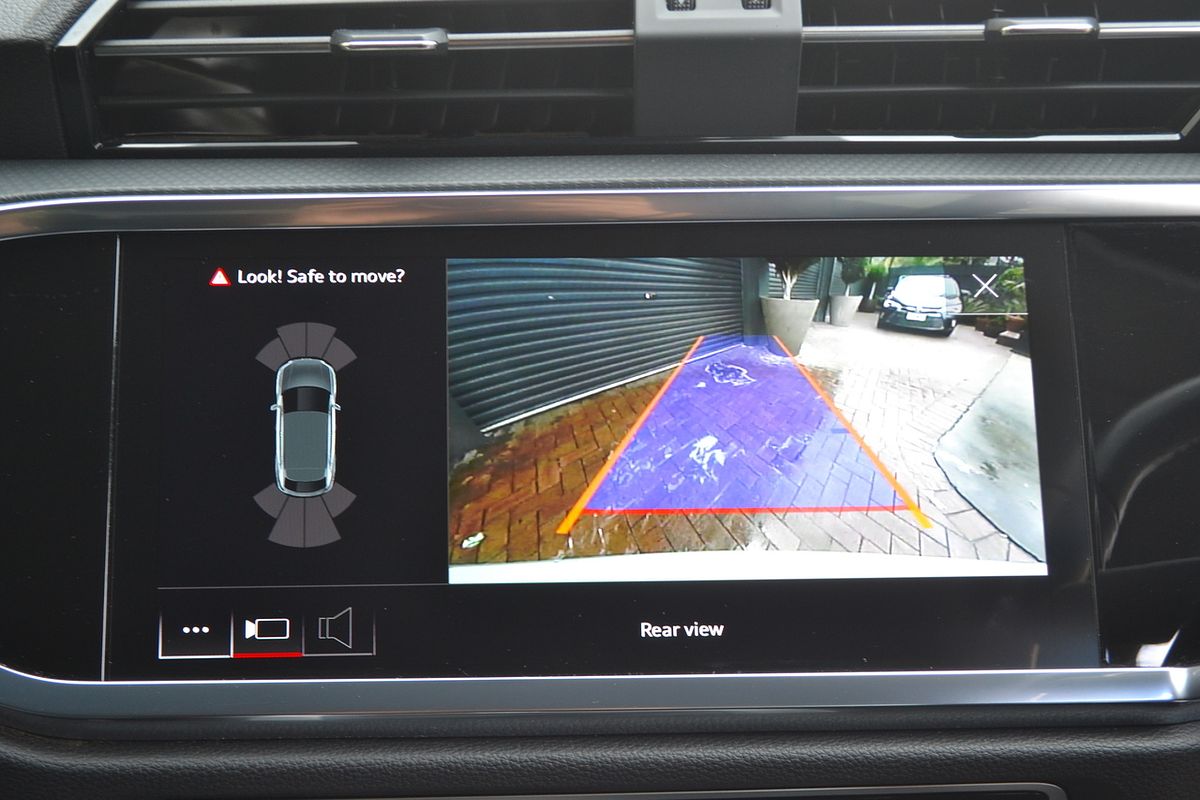 2023 Audi Q3 35 TFSI S line F3