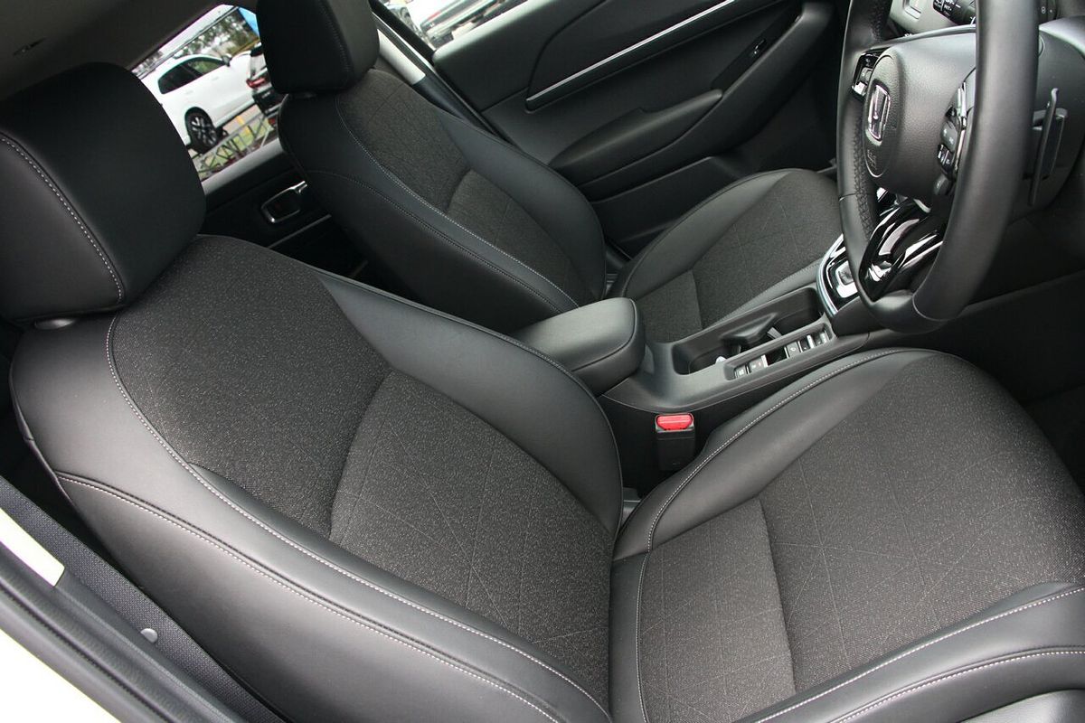 2023 Honda HR-V e:HEV L