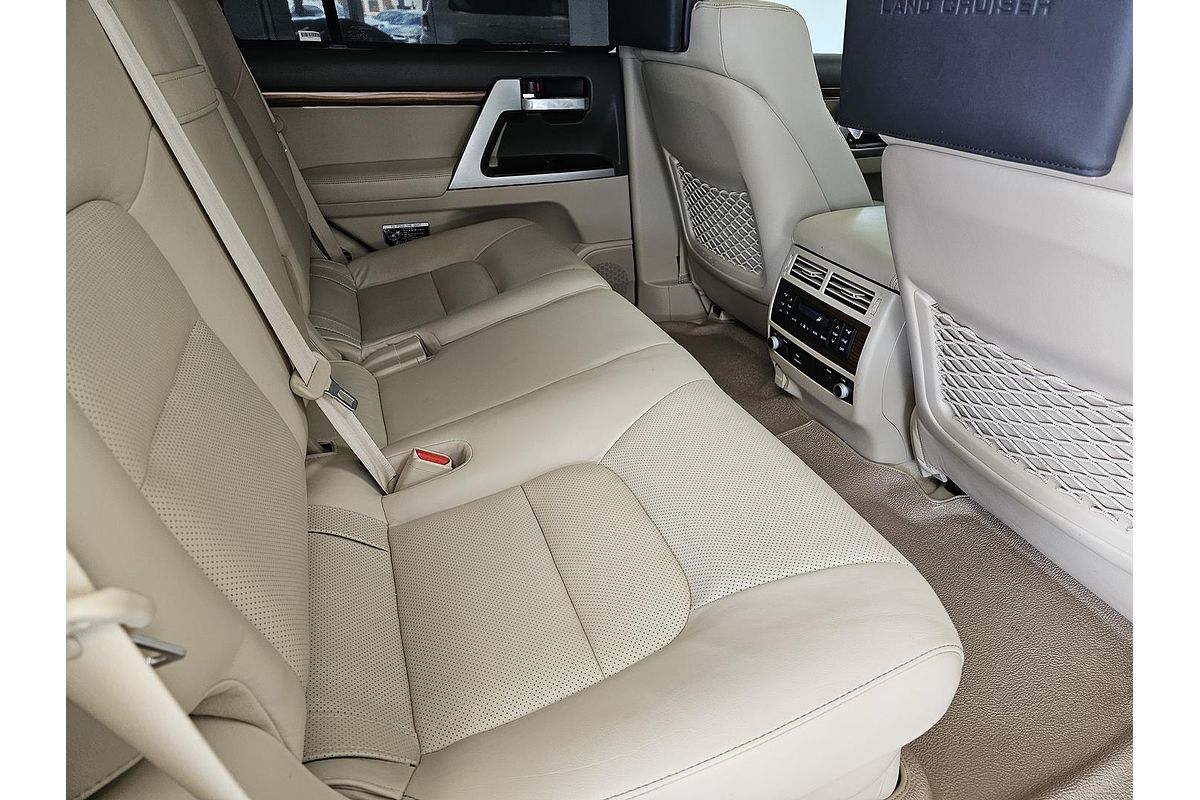 2018 Toyota Landcruiser Sahara VDJ200R