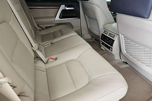 2018 Toyota Landcruiser Sahara VDJ200R