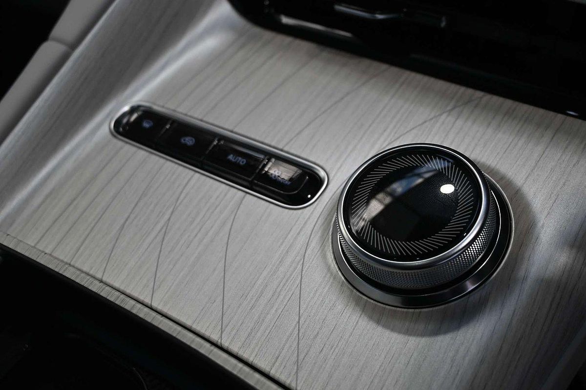 2025 Geely EX5 Inspire E245