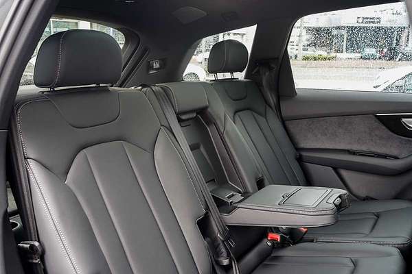 2024 Audi Q7 55 TFSI S line 4M