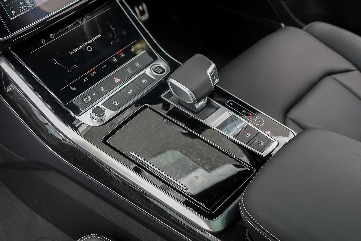 2024 Audi Q7 55 TFSI S line 4M