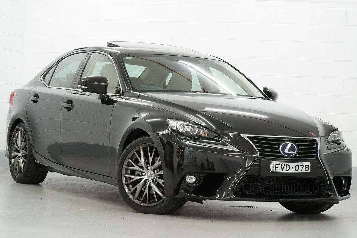 2015 Lexus IS IS300h Luxury AVE30R