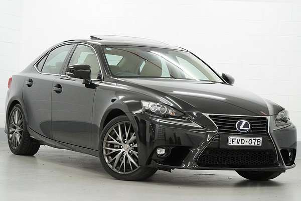 2015 Lexus IS IS300h Luxury AVE30R