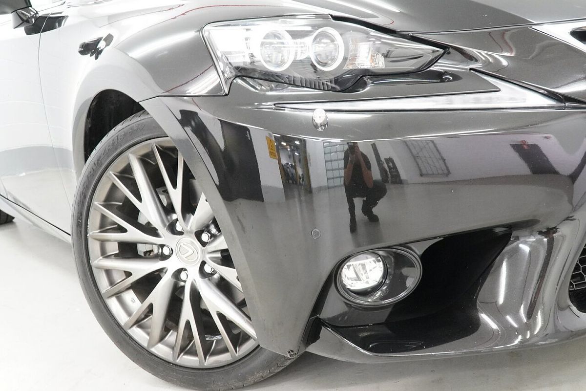 2015 Lexus IS IS300h Luxury AVE30R