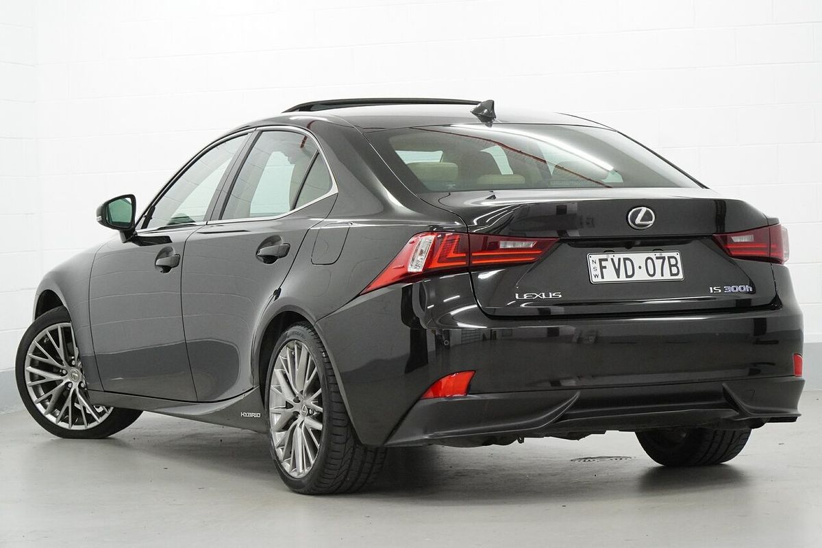 2015 Lexus IS IS300h Luxury AVE30R