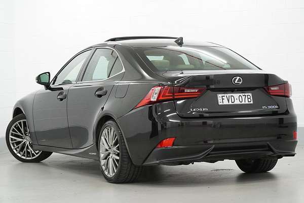 2015 Lexus IS IS300h Luxury AVE30R