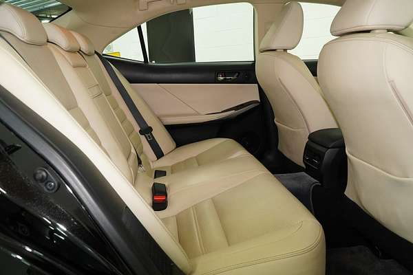 2015 Lexus IS IS300h Luxury AVE30R