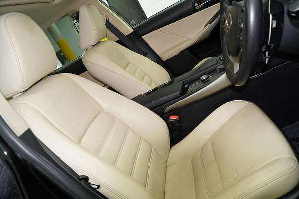 2015 Lexus IS IS300h Luxury AVE30R