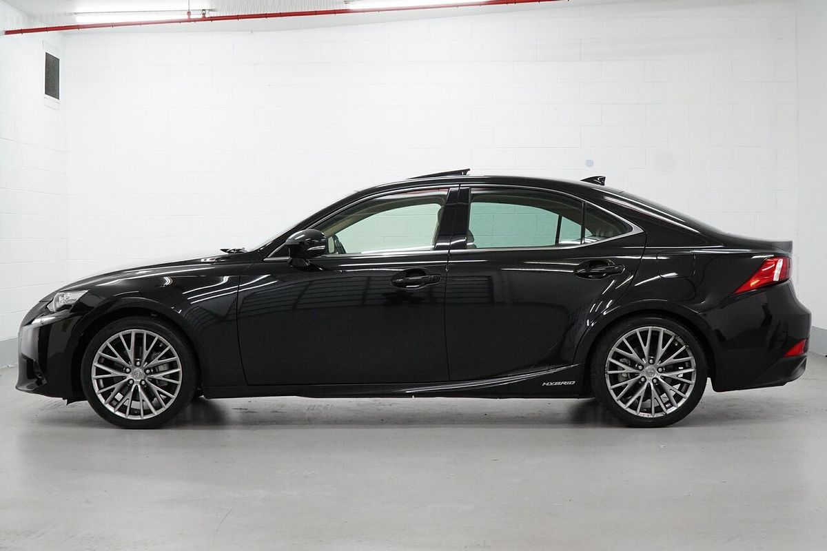 2015 Lexus IS IS300h Luxury AVE30R