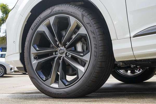2024 Audi Q7 55 TFSI S line 4M