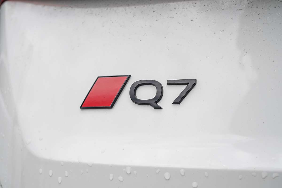 2024 Audi Q7 55 TFSI S line 4M