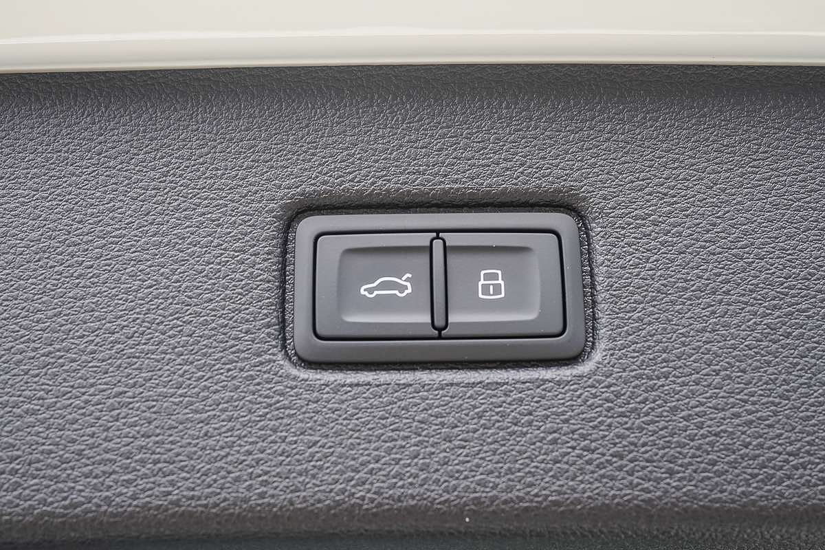 2024 Audi Q7 55 TFSI S line 4M