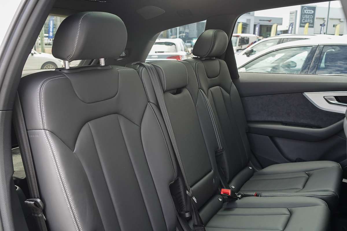 2024 Audi Q7 55 TFSI S line 4M