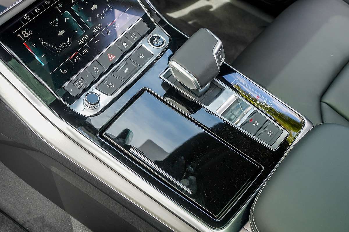 2024 Audi Q7 55 TFSI S line 4M