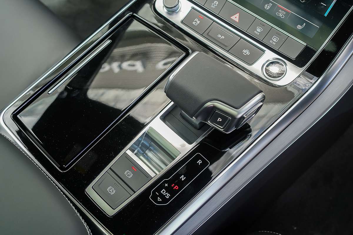 2024 Audi Q7 55 TFSI S line 4M