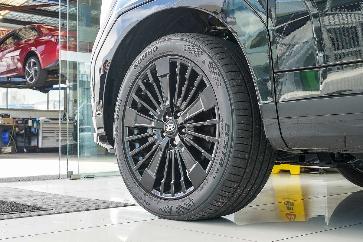 2025 Hyundai Santa Fe Hybrid Calligraphy MX5.V1