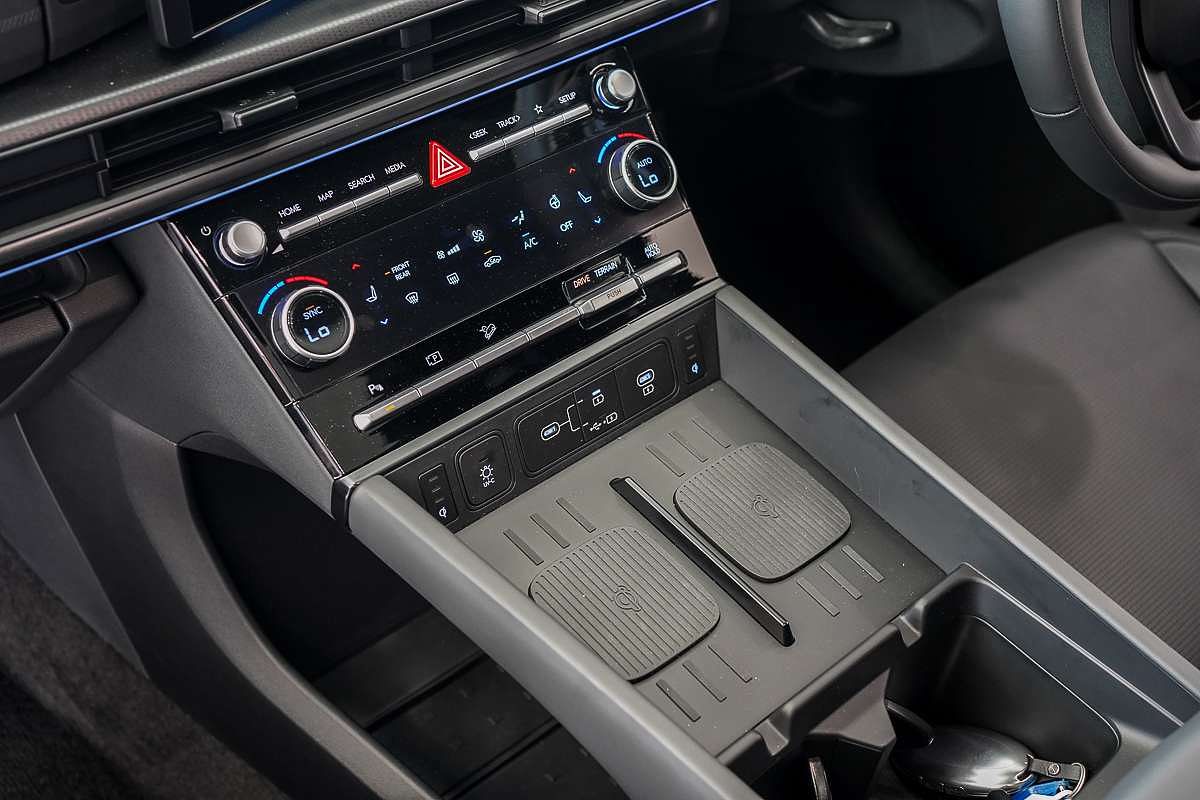 2025 Hyundai Santa Fe Calligraphy MX5.V1