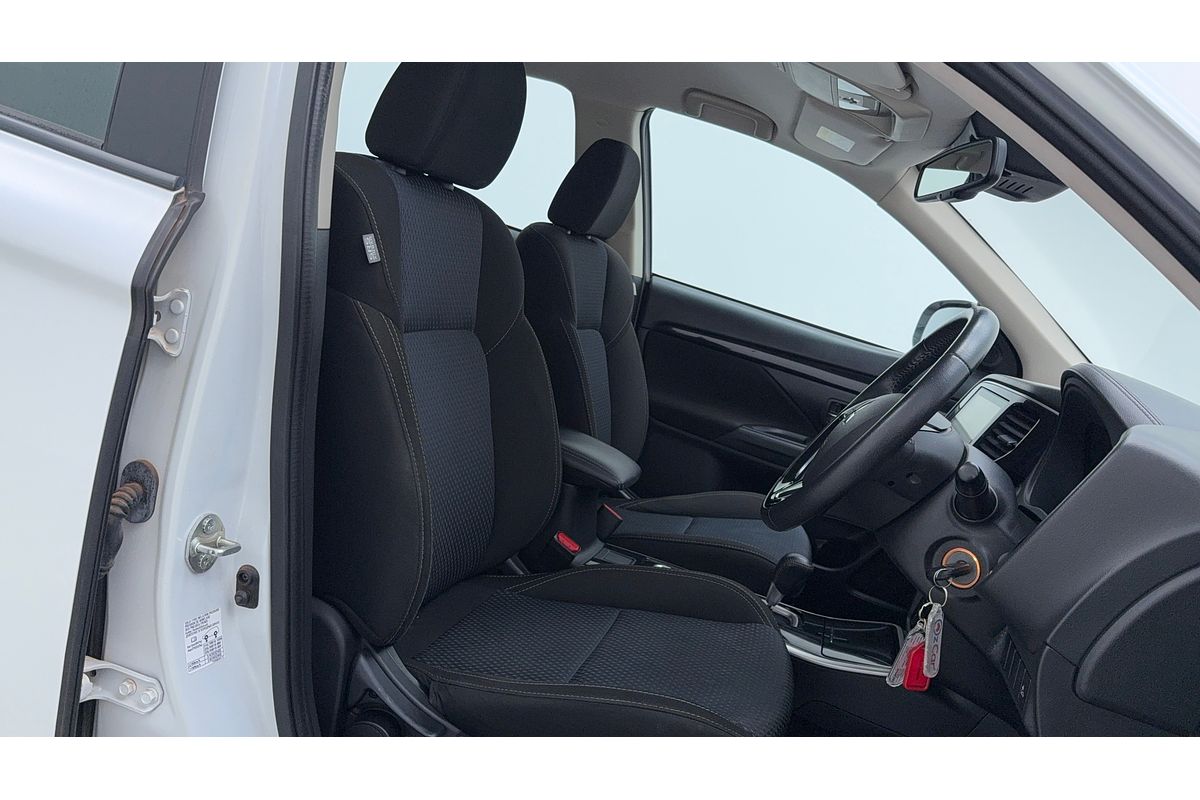 2020 Mitsubishi Outlander ES ZL