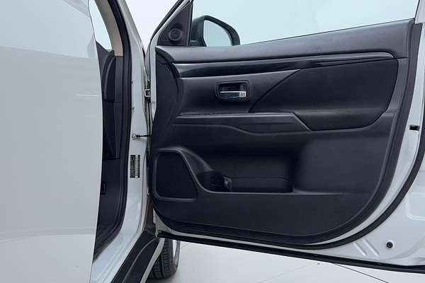 2020 Mitsubishi Outlander ES ZL