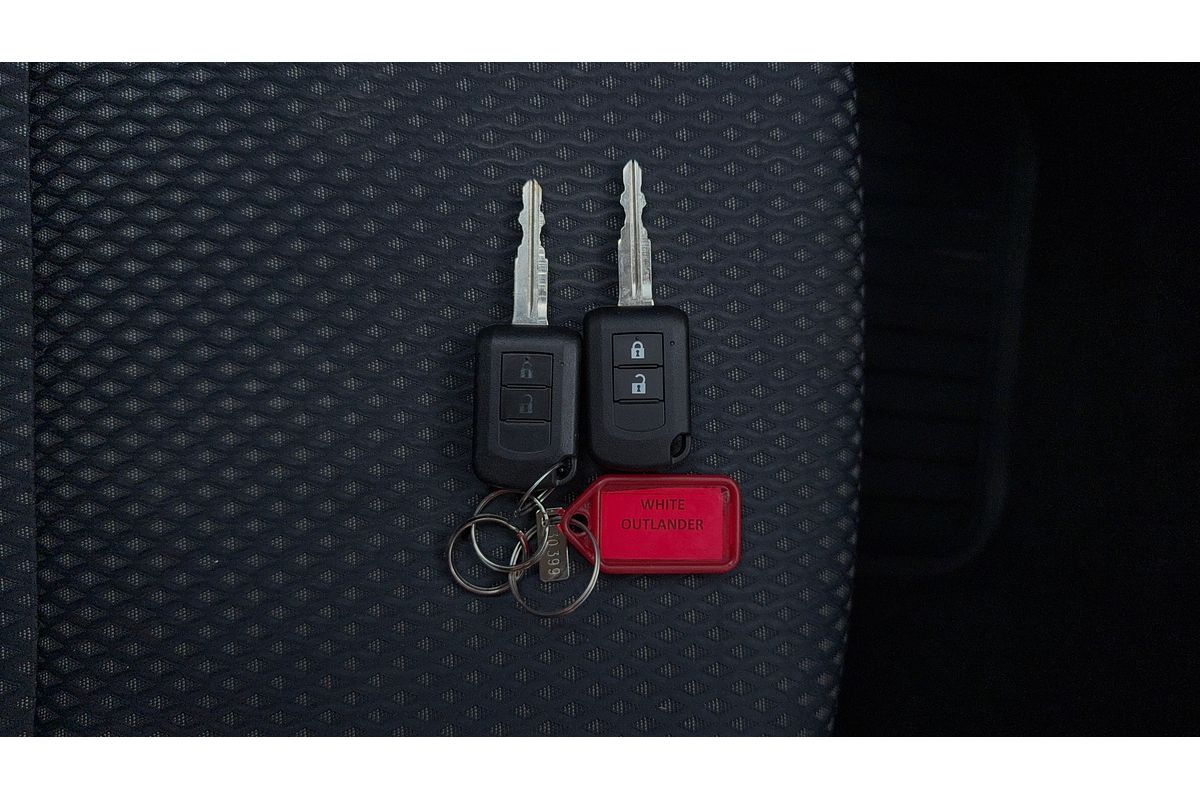 2020 Mitsubishi Outlander ES ZL