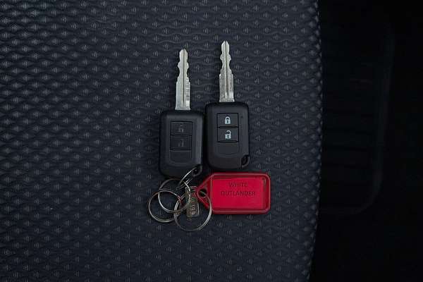 2020 Mitsubishi Outlander ES ZL