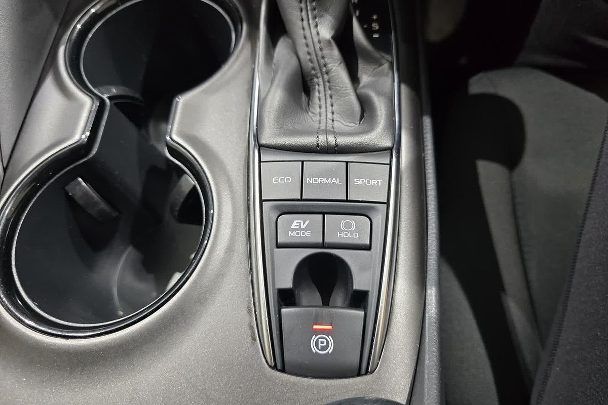 2022 Toyota Camry Ascent AXVH70R